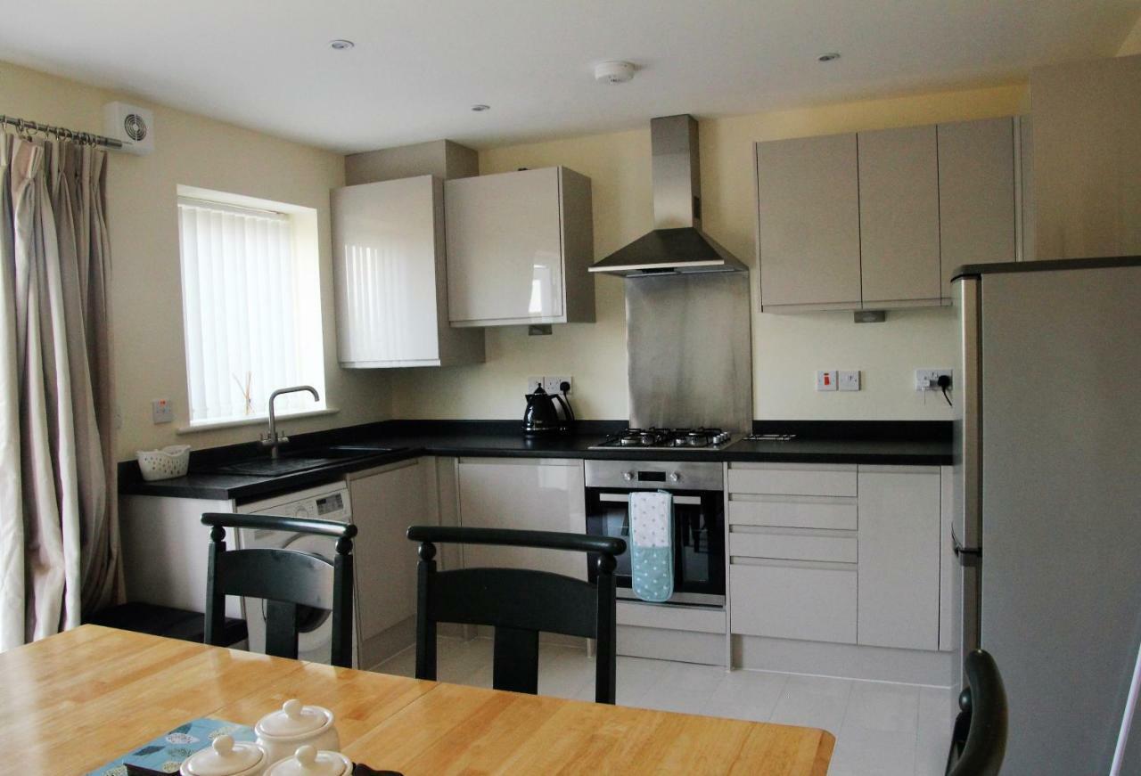 Villa Bright Modern House Beside Snowdonia Llanfairfechan Exterior foto
